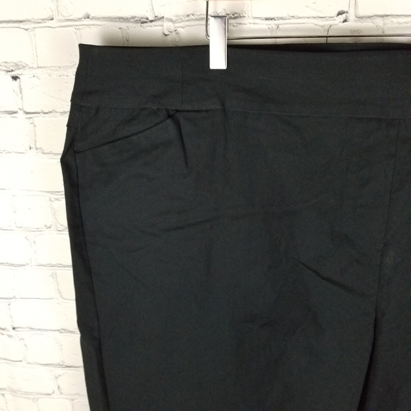 PENNINGTONS | Savvy Fit stretch capri pants - Picture 2 of 9